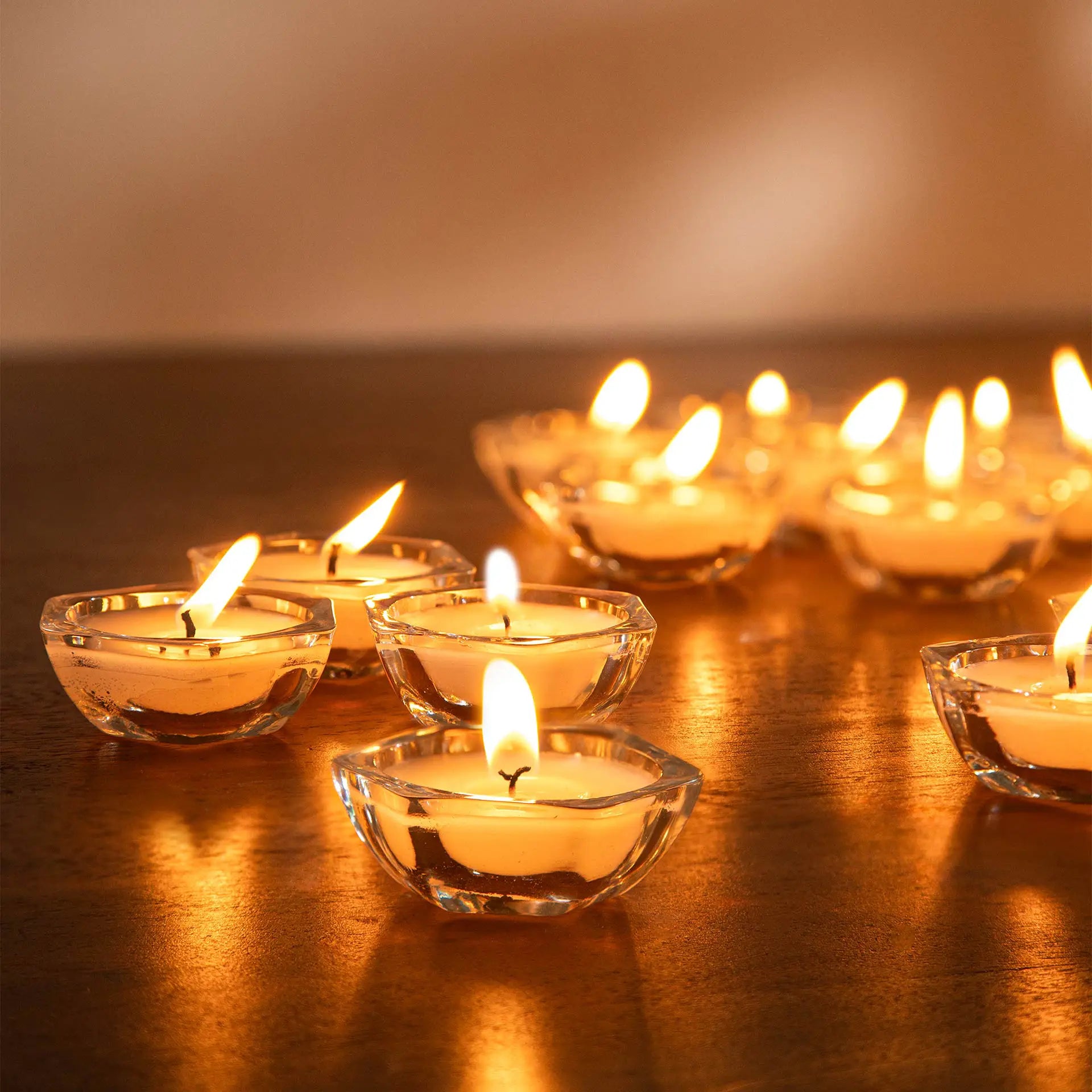 Ensemble de 24 Diyas en verre remplis de cire