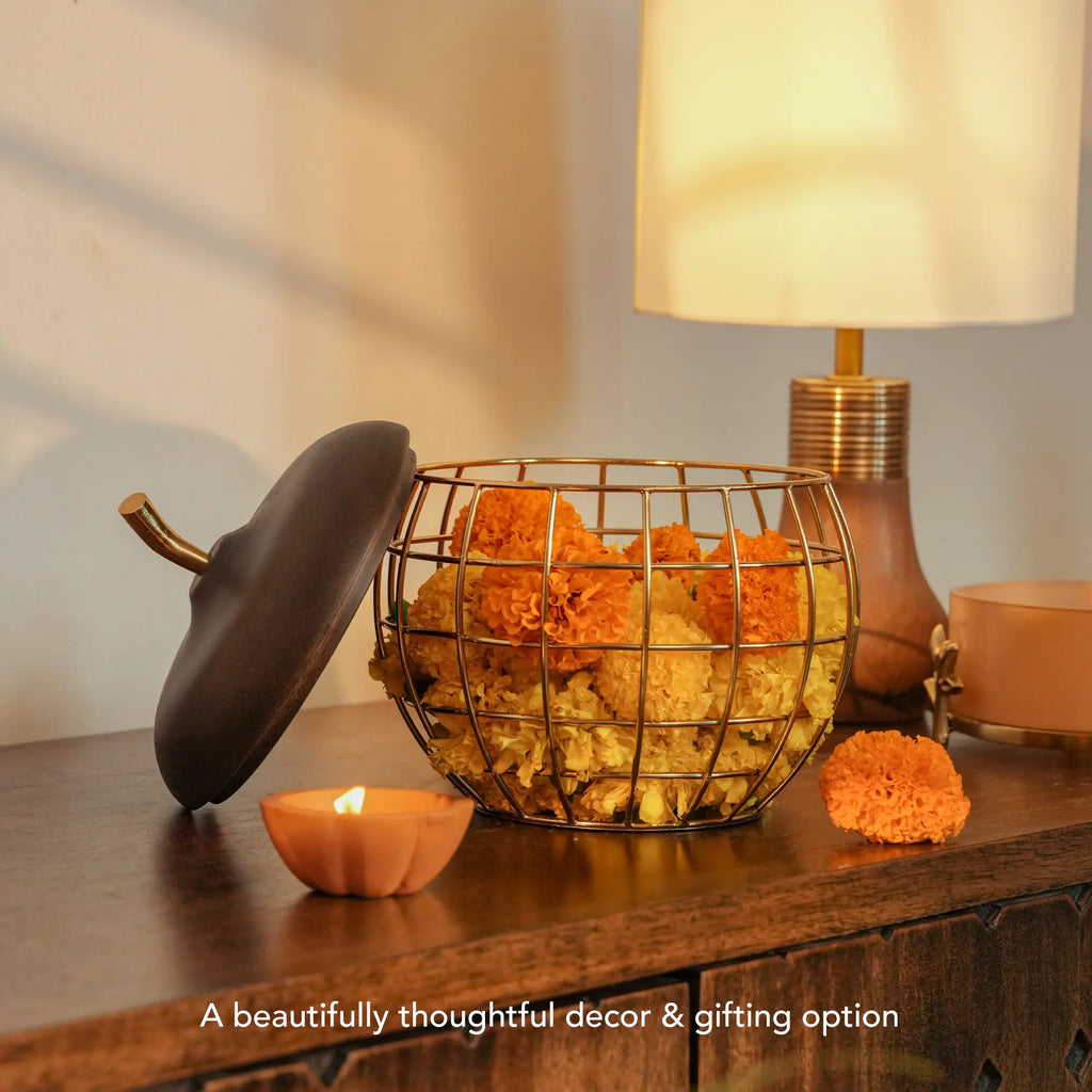 Panier en métal Poire avec couvercle en bois