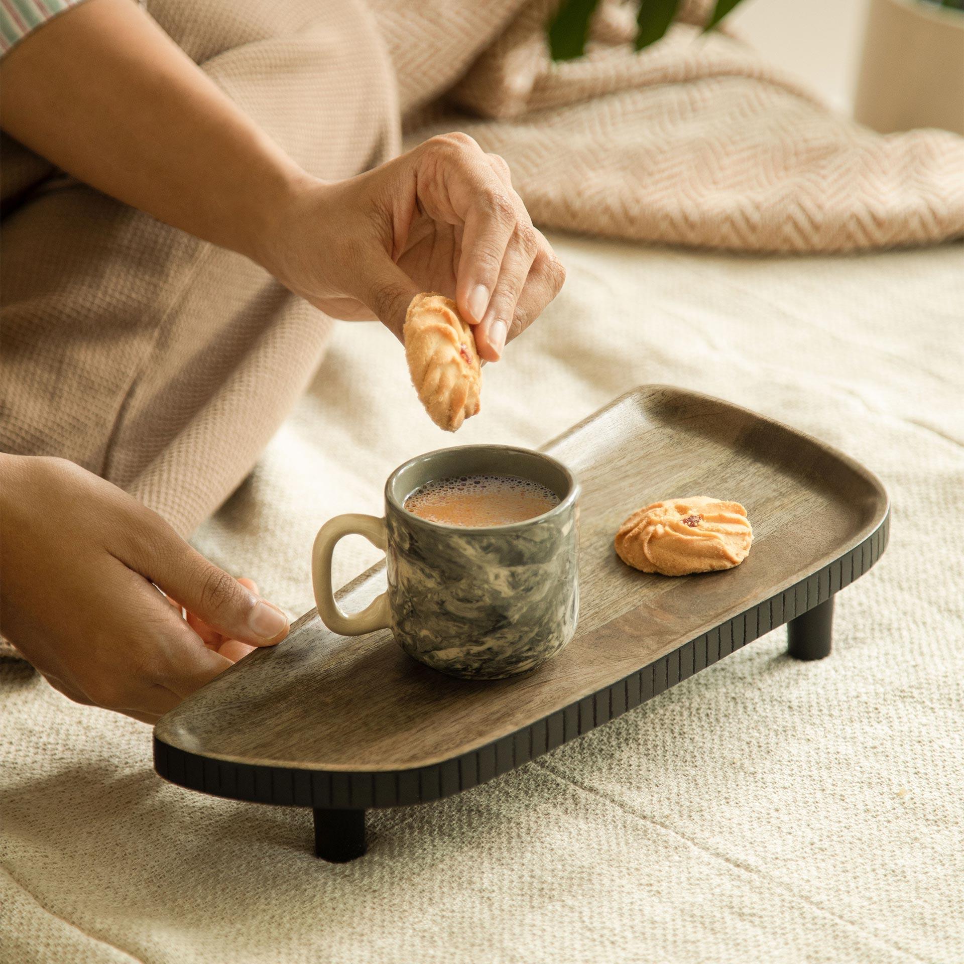 Asymmetric Tri Legged Platter